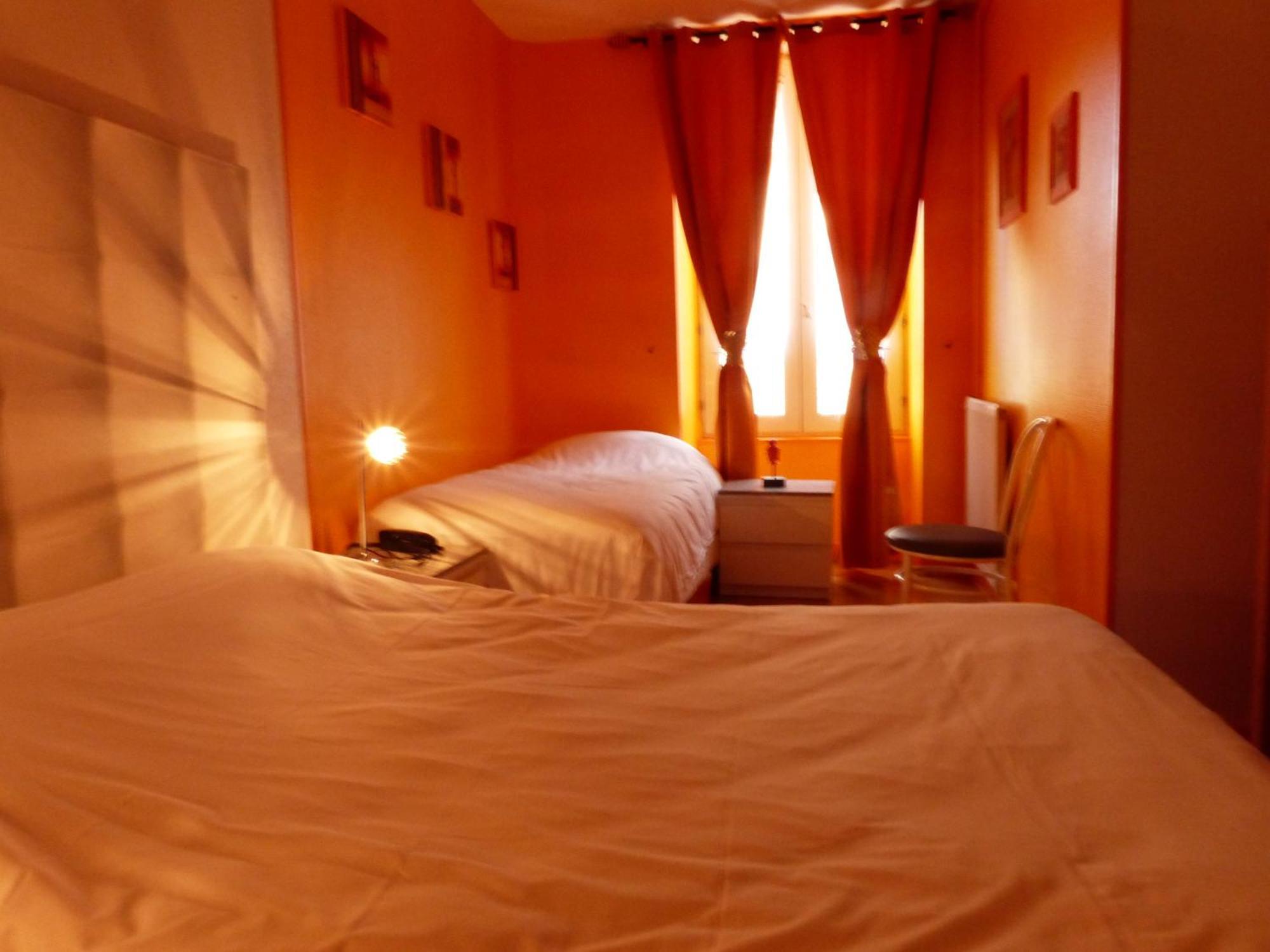 Logis Hotel Au Croissant Buzancais Phòng bức ảnh