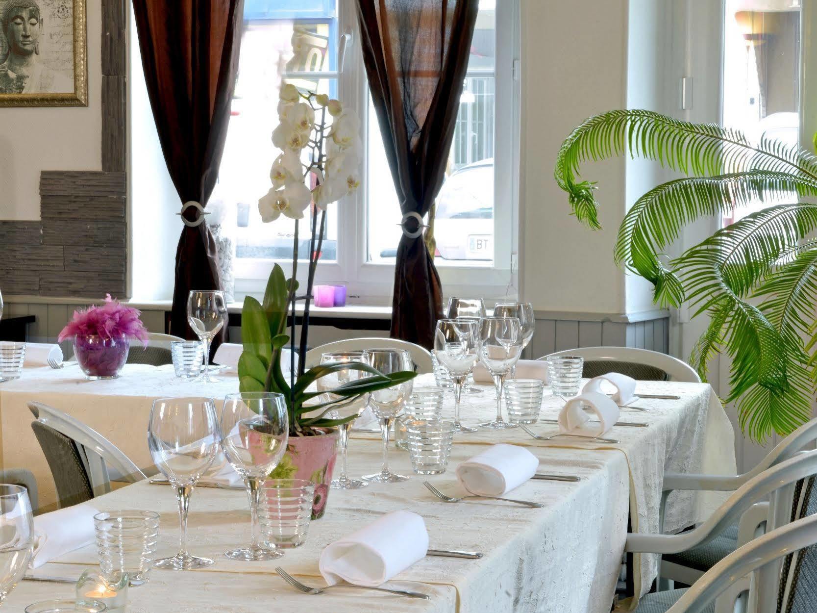Logis Hotel Au Croissant Buzancais Ngoại thất bức ảnh